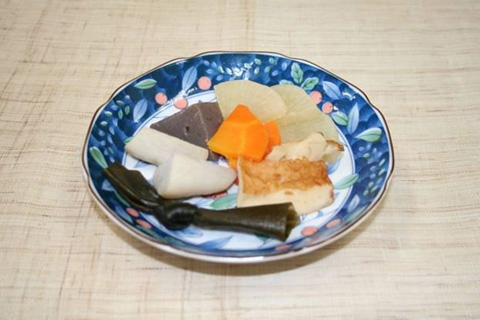 えごまがかかっている大根煮物