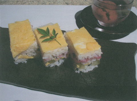 梅づくしの押し寿司