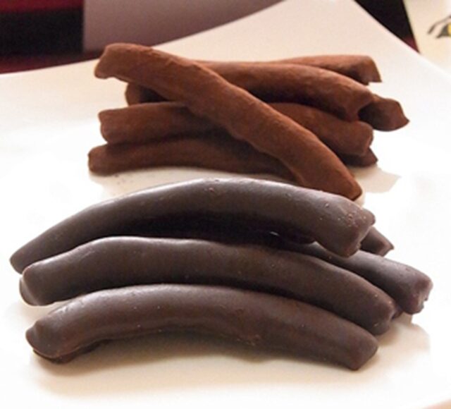 2月のおいしい部局長会議で銀座NAGANOで扱われているチョコレート2品が紹介されました！