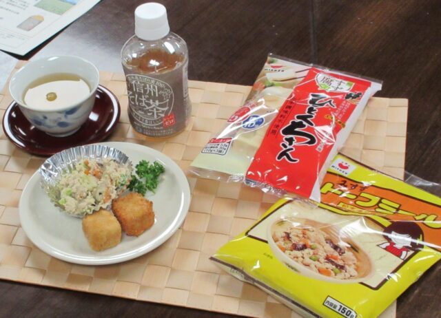 4月のおいしい部局長会議で健康長寿日本一を支える「凍り豆腐」と１００％信州産の「信州そば茶」が紹介されました！