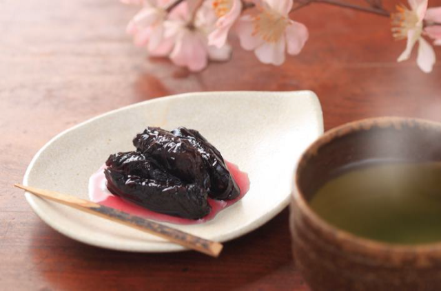 6月のおいしい部局長会議で「森杏庵<しそ巻きあんず>」「旬感ジャム」が紹介されました！