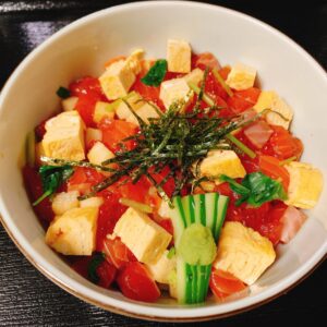 【プロが教える】バラちらし風サーモン丼